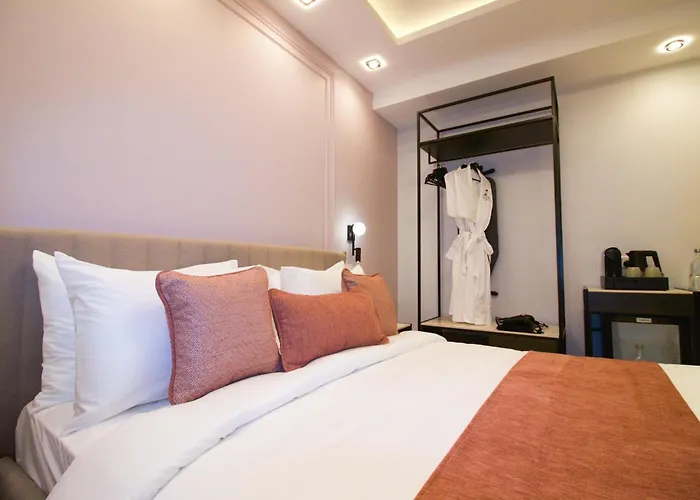 Pietro Boutique And Għarb