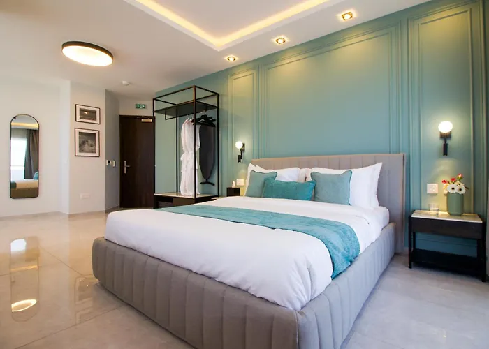 Hotel Pietro Boutique And 4*