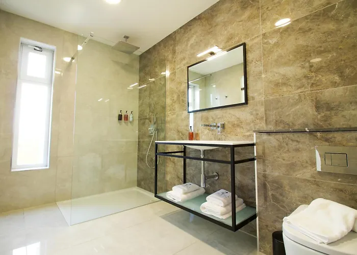 Pietro Boutique And Għarb