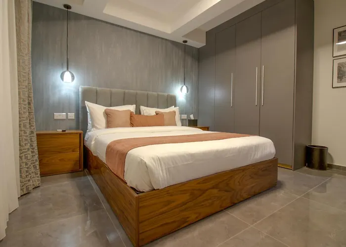 Pietro Boutique And 4*