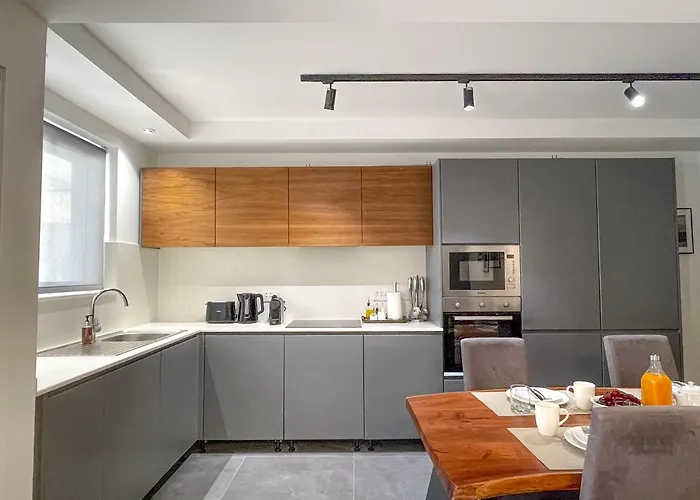 Hotel Pietro Boutique And 4*