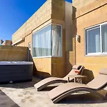 Pietro Boutique And Għarb