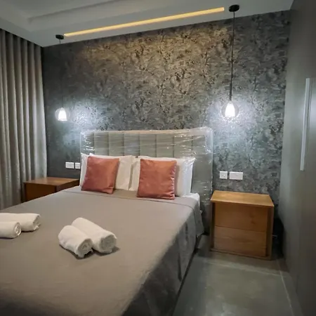 Pietro Boutique And Residences 酒店 4*