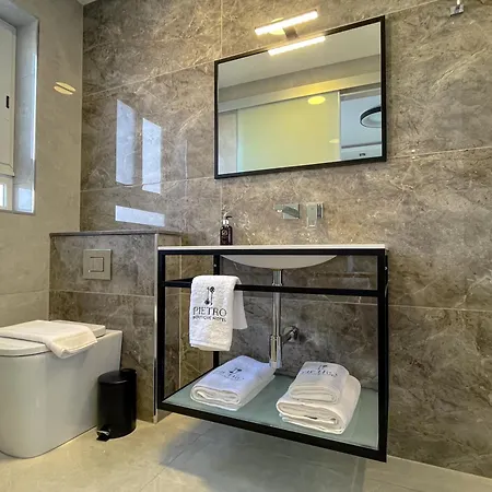 酒店 Pietro Boutique And Residences 4*