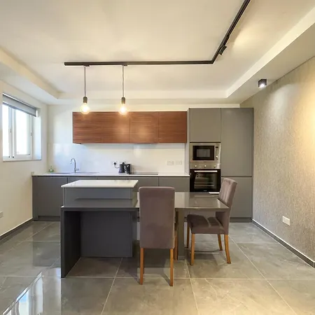 Hotel Pietro Boutique And 4*