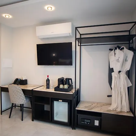 Pietro Boutique And 4* Għarb
