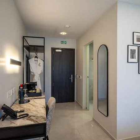 Hotel Pietro Boutique And 4*