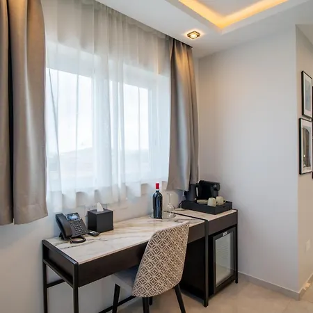 Pietro Boutique And Għarb